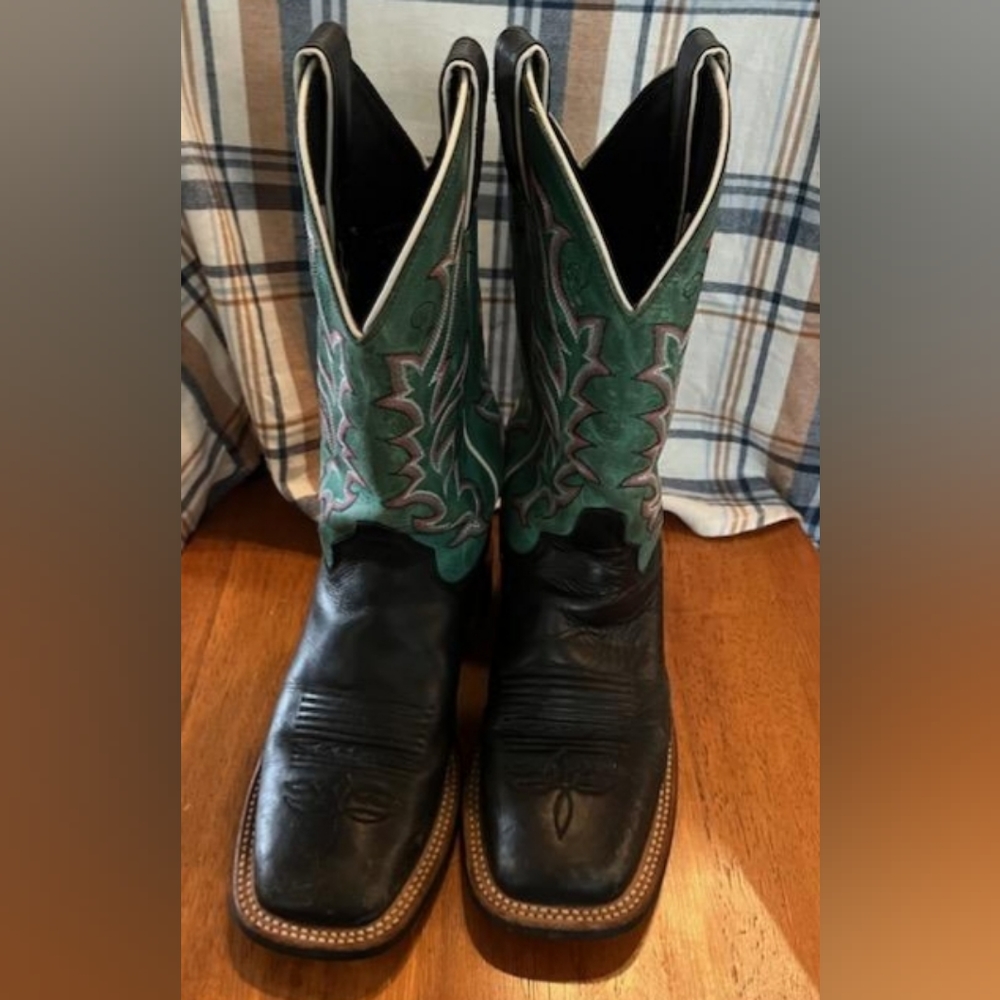 Black Square toe Justin Boots